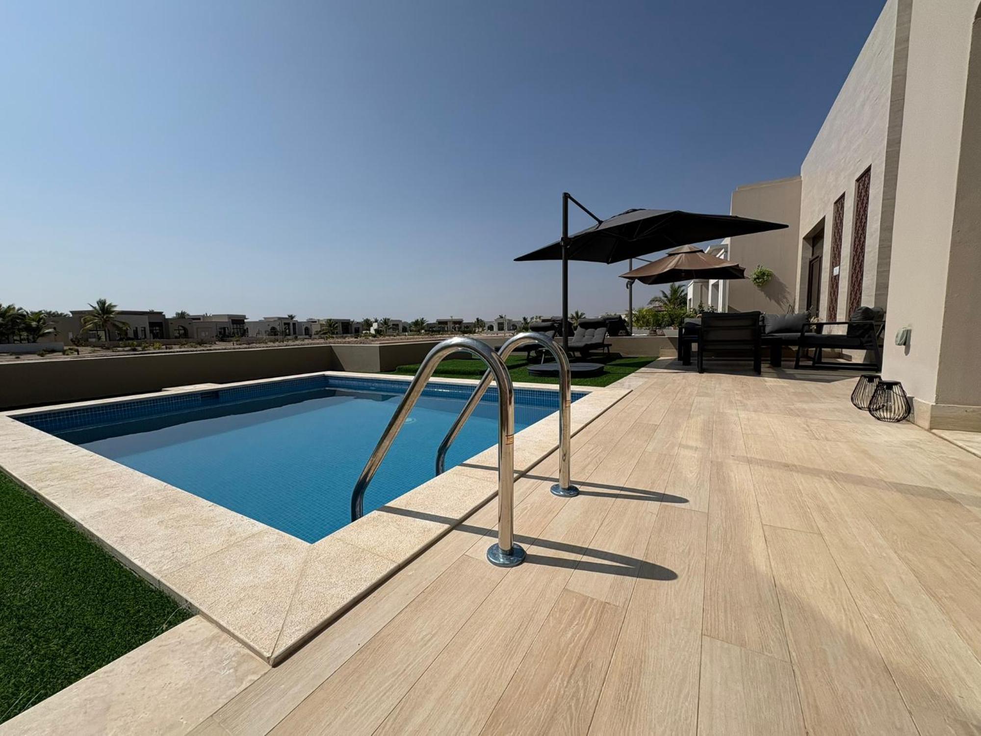 Davelin, Hawana Villa *