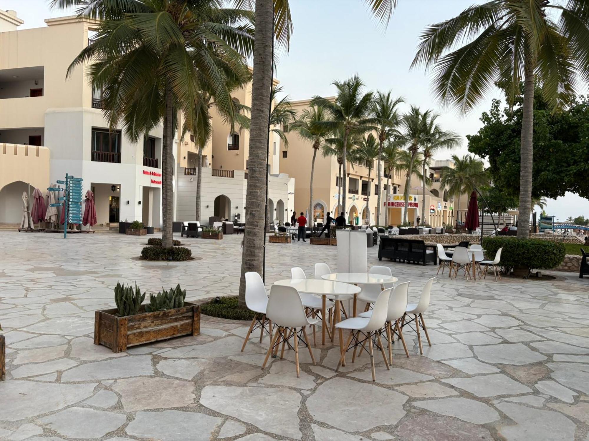 Davelin, Hawana Salalah
