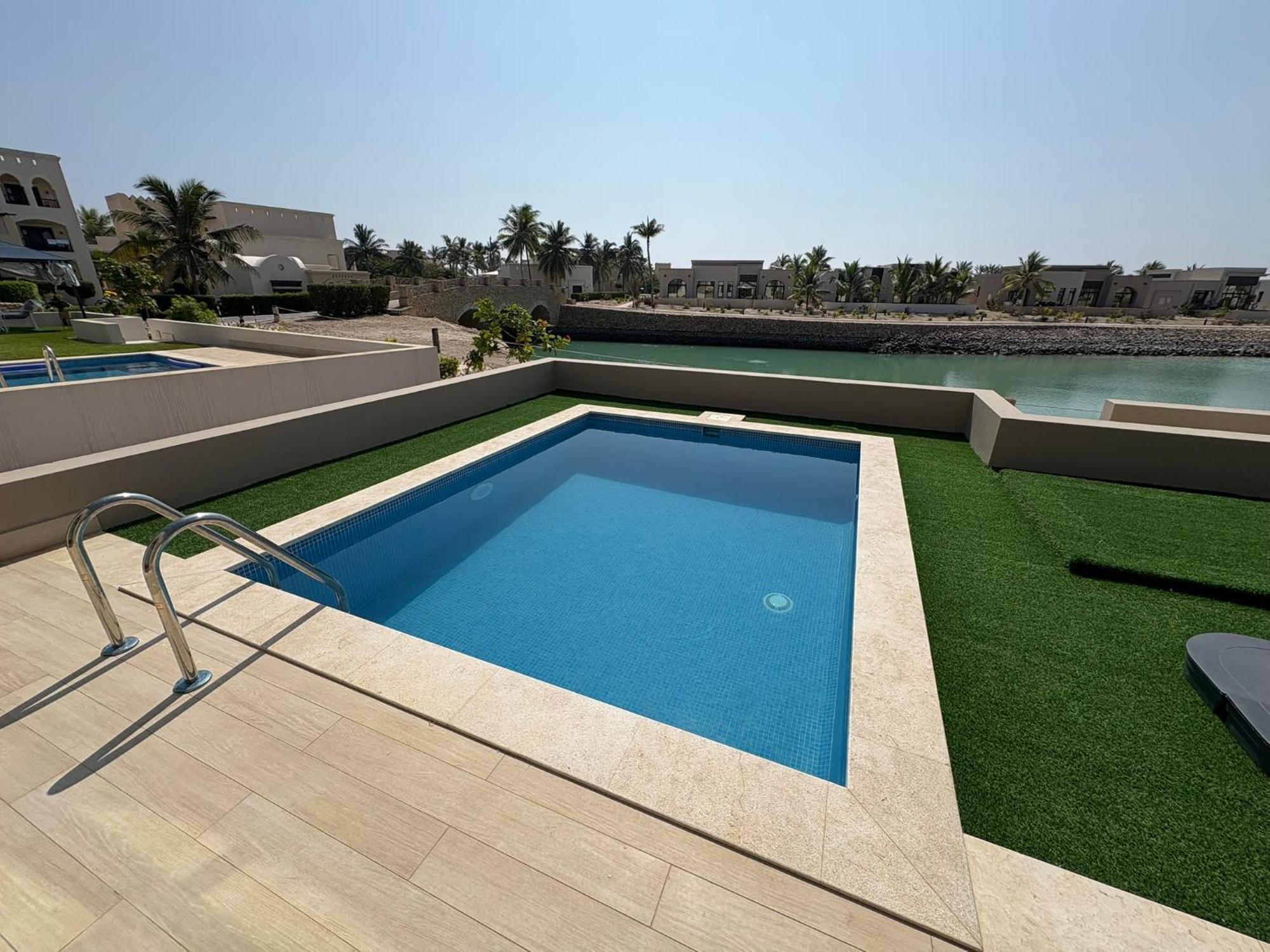 Davelin, Hawana Villa *